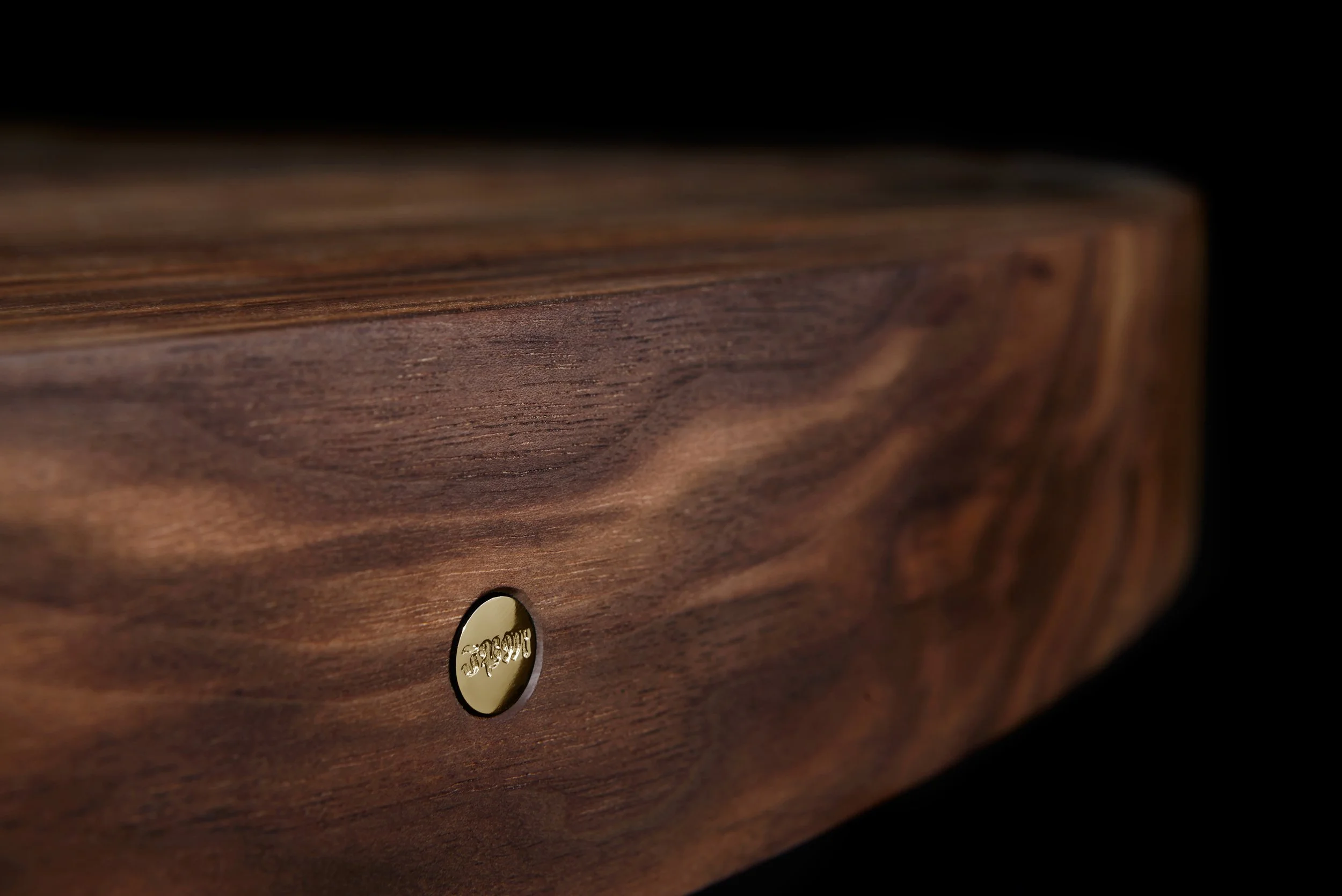 LE PAIN DE LA TERRE A’ LA TABLE Il Pezzo 6 Round Table — Il Pezzo Mancante